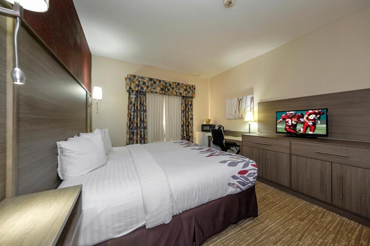Red Roof Inn Ємассі Екстер'єр фото